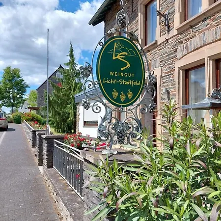 Weingut Licht-stadtfeld Bed & Breakfast