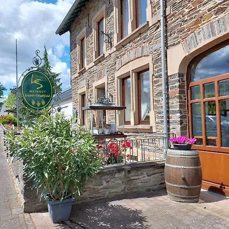 Weingut Licht-stadtfeld Bed & Breakfast 3*