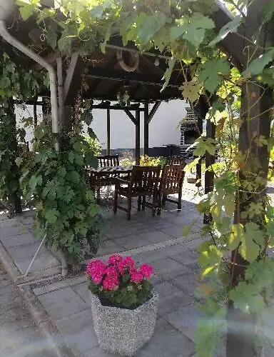 Weingut Licht-stadtfeld 3* בראונברג