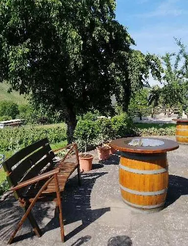 לינה וארוחת בוקר Weingut Licht-stadtfeld 3*