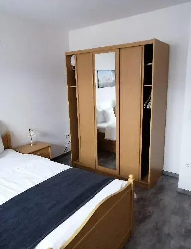 Weingut Licht-stadtfeld 3* בראונברג