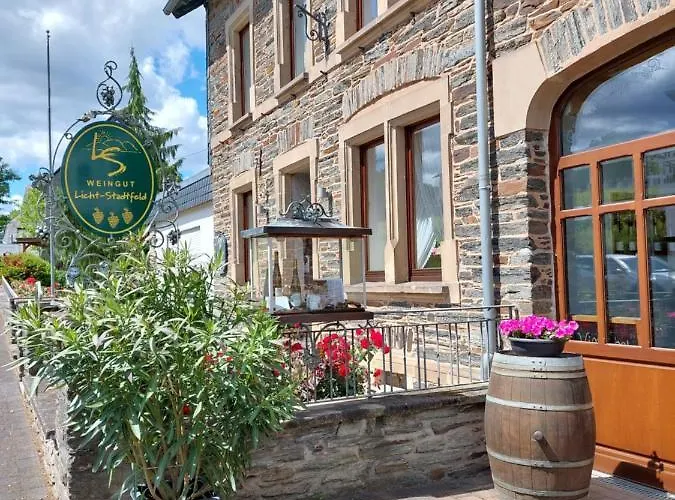 Weingut Licht-stadtfeld Bed & Breakfast 3*