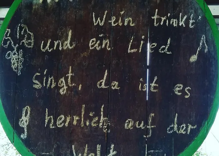 לינה וארוחת בוקר Weingut Licht-stadtfeld 3*