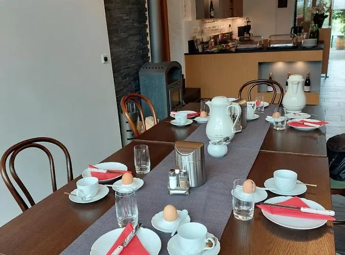 Weingut Licht-stadtfeld Bed & Breakfast 3*